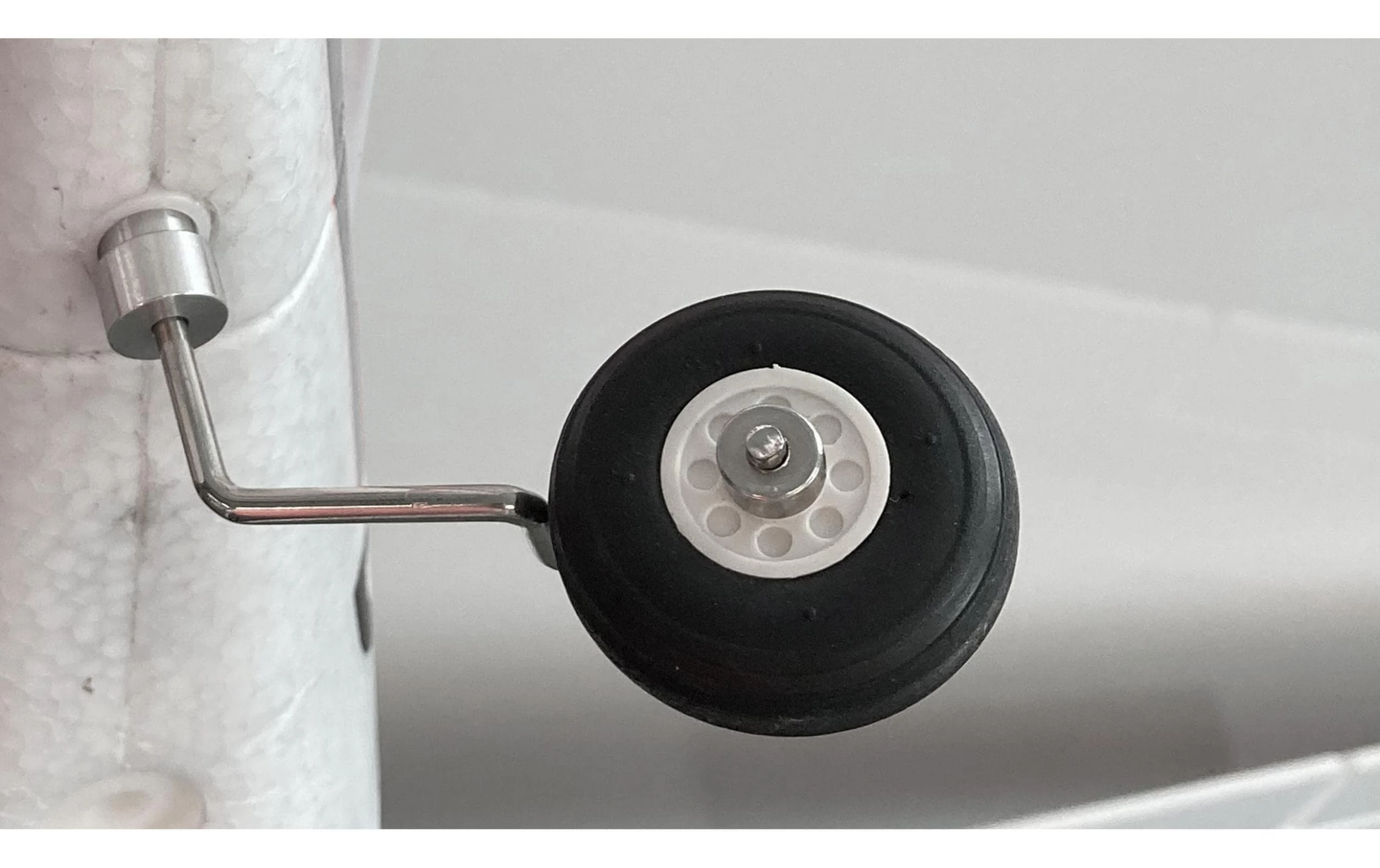 Amewi Avion à Moteur Dornier DO-27 1600 Mm, Militaire PNP - Avions 4 Amewi Avion à Moteur Dornier DO-27 1600 Mm, Militaire PNP - Avions – Image 2